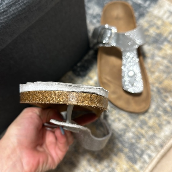 🩴 Silver Glitter Sandals 🩴 💎 - Picture 2 of 4